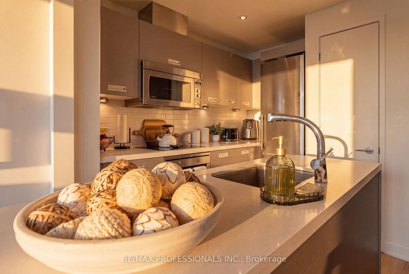 88 Park Lawn Road, Unit 1502 thumbnail 7