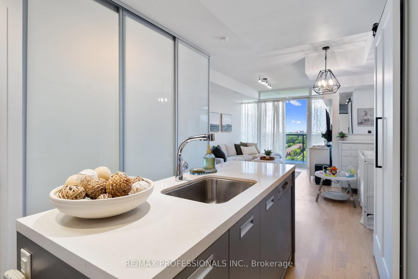 88 Park Lawn Road, Unit 1502 thumbnail 9