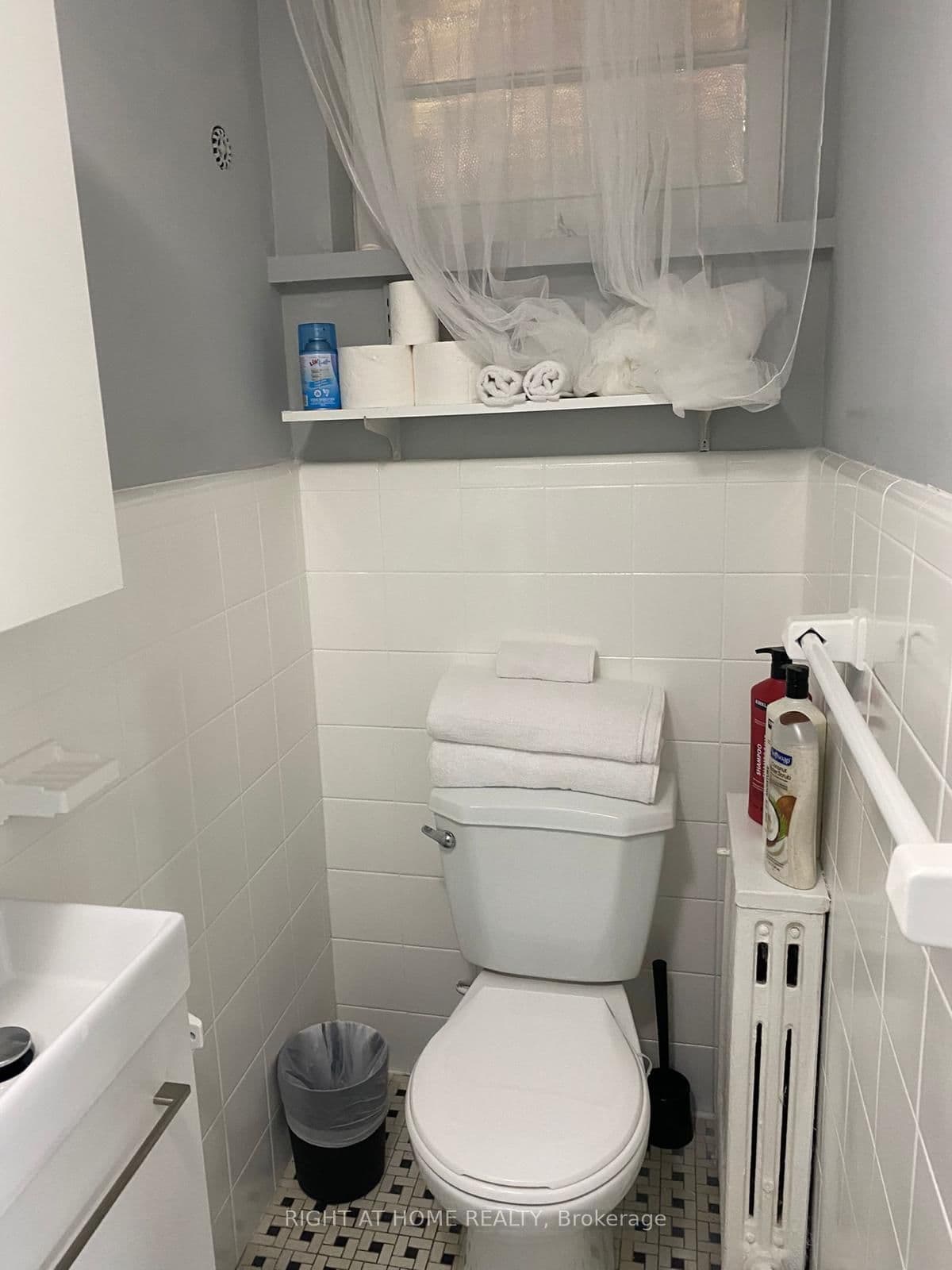 11 Donald Avenue, Unit 4 thumbnail 12