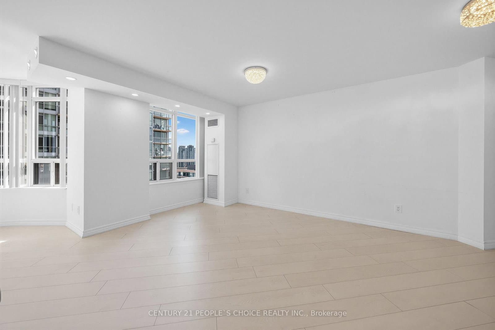 3880 Duke Of York Boulevard, Unit 1906 thumbnail 11