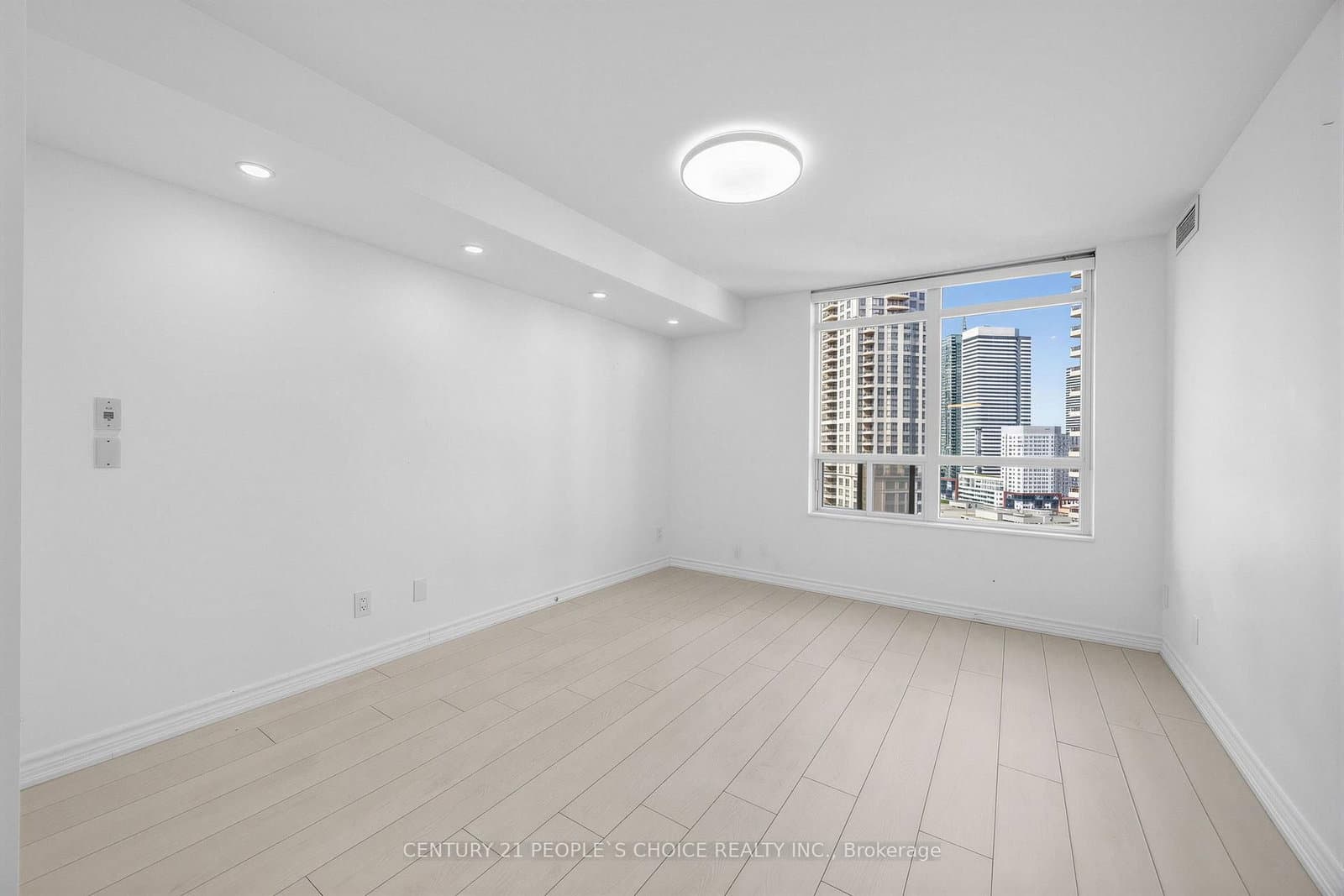 3880 Duke Of York Boulevard, Unit 1906 thumbnail 19
