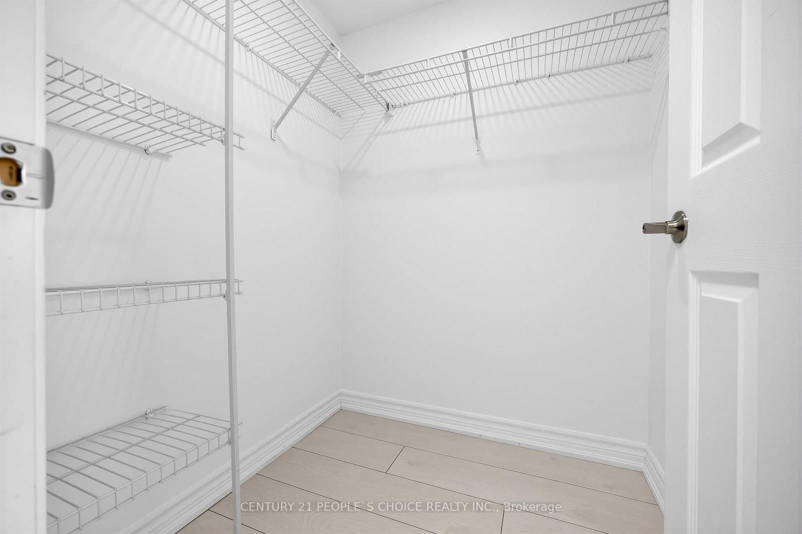 3880 Duke Of York Boulevard, Unit 1906 thumbnail 21