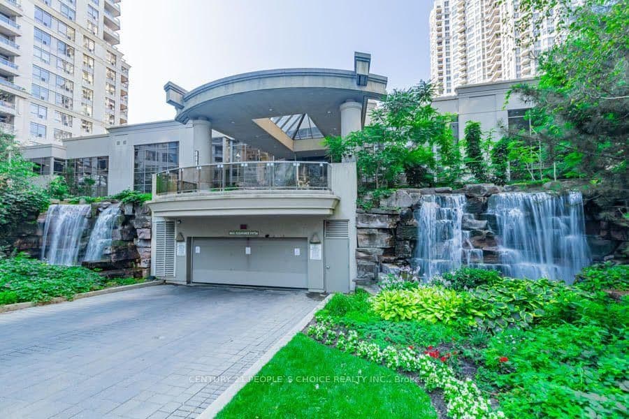 3880 Duke Of York Boulevard, Unit 1906 thumbnail 3