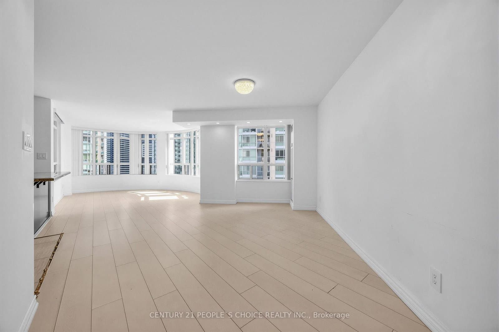 3880 Duke Of York Boulevard, Unit 1906 thumbnail 6
