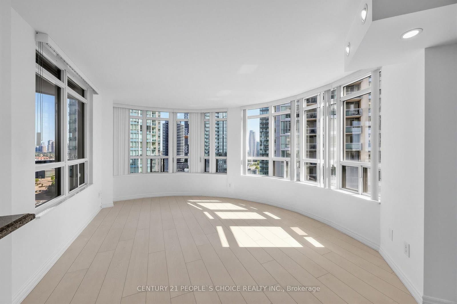 3880 Duke Of York Boulevard, Unit 1906 thumbnail 7