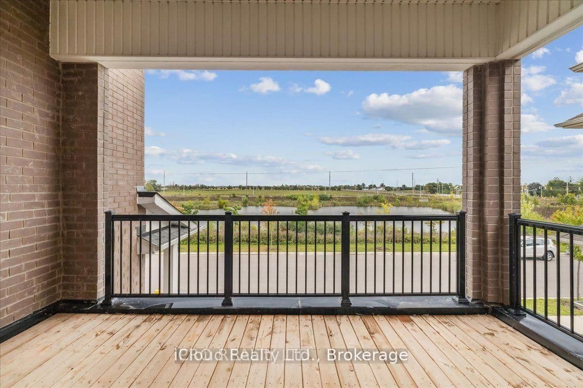 925 Hickory Crescent, Unit Main thumbnail 2