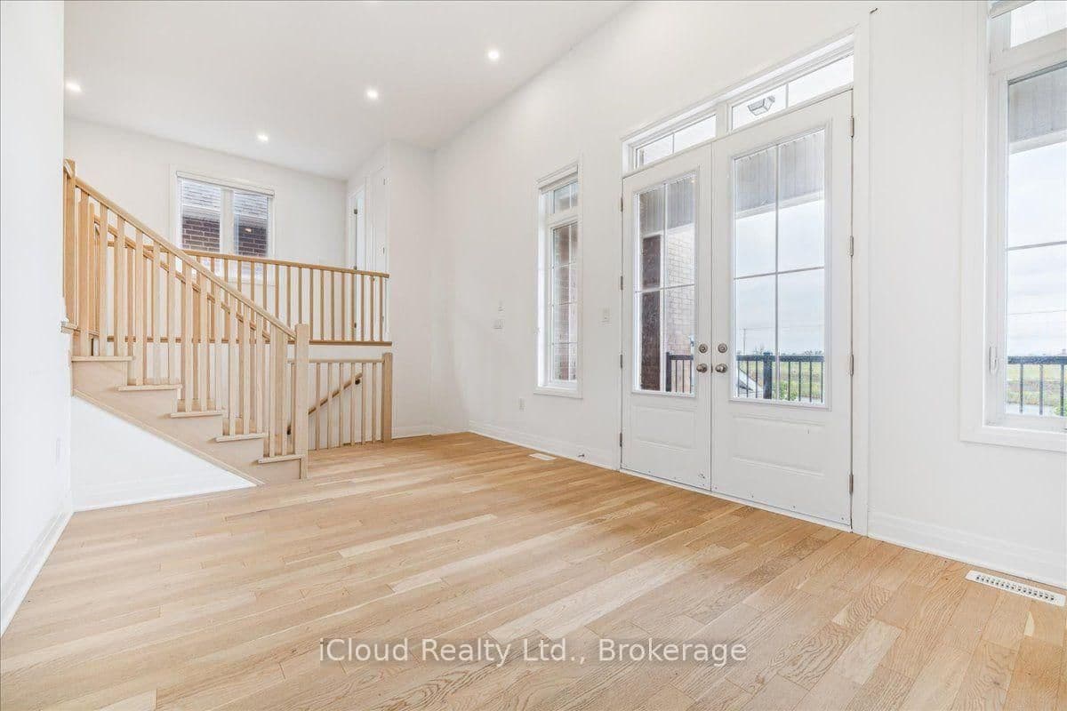 925 Hickory Crescent, Unit Main thumbnail 29