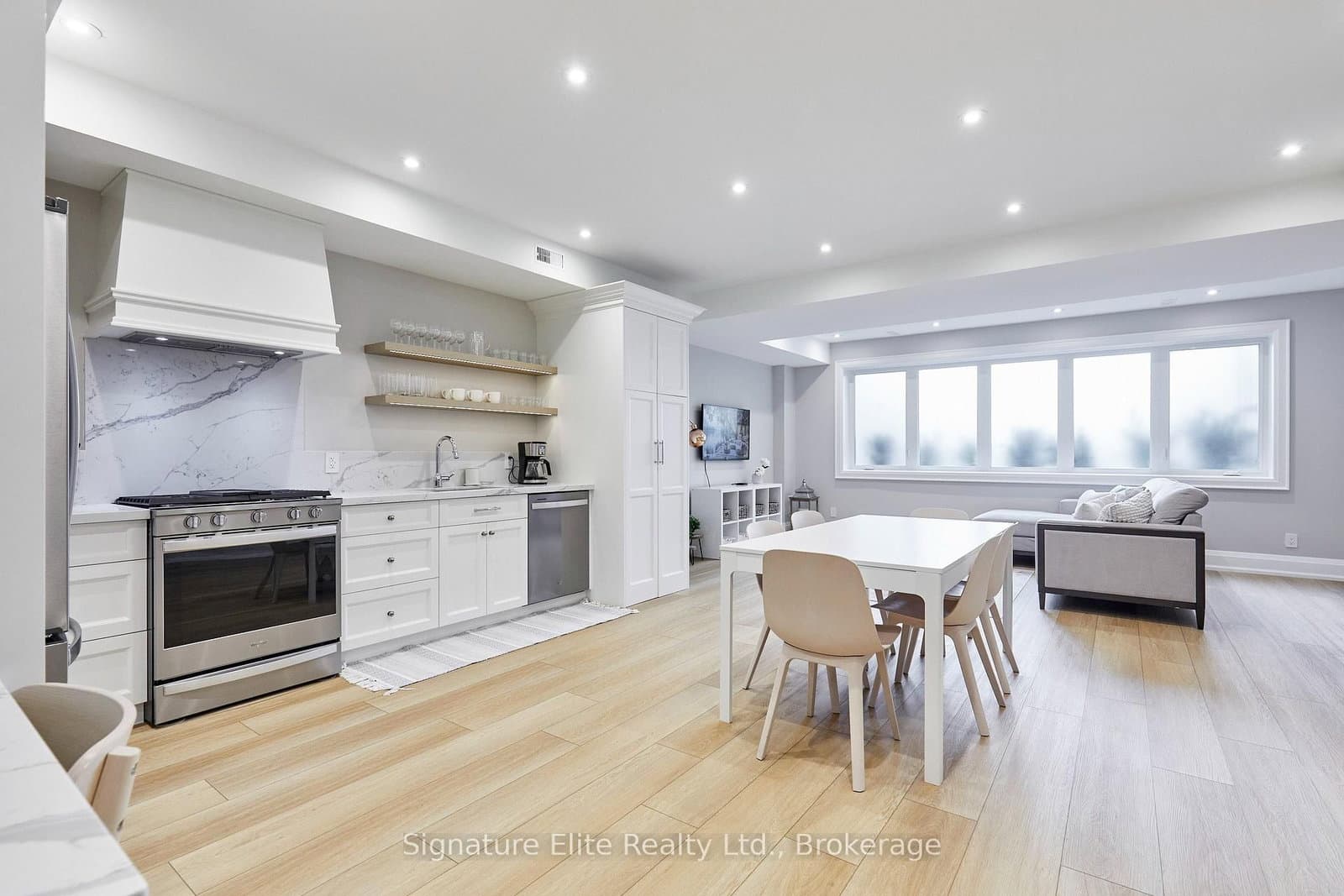 30 Amesbury Drive, Unit Unit 2 thumbnail 2
