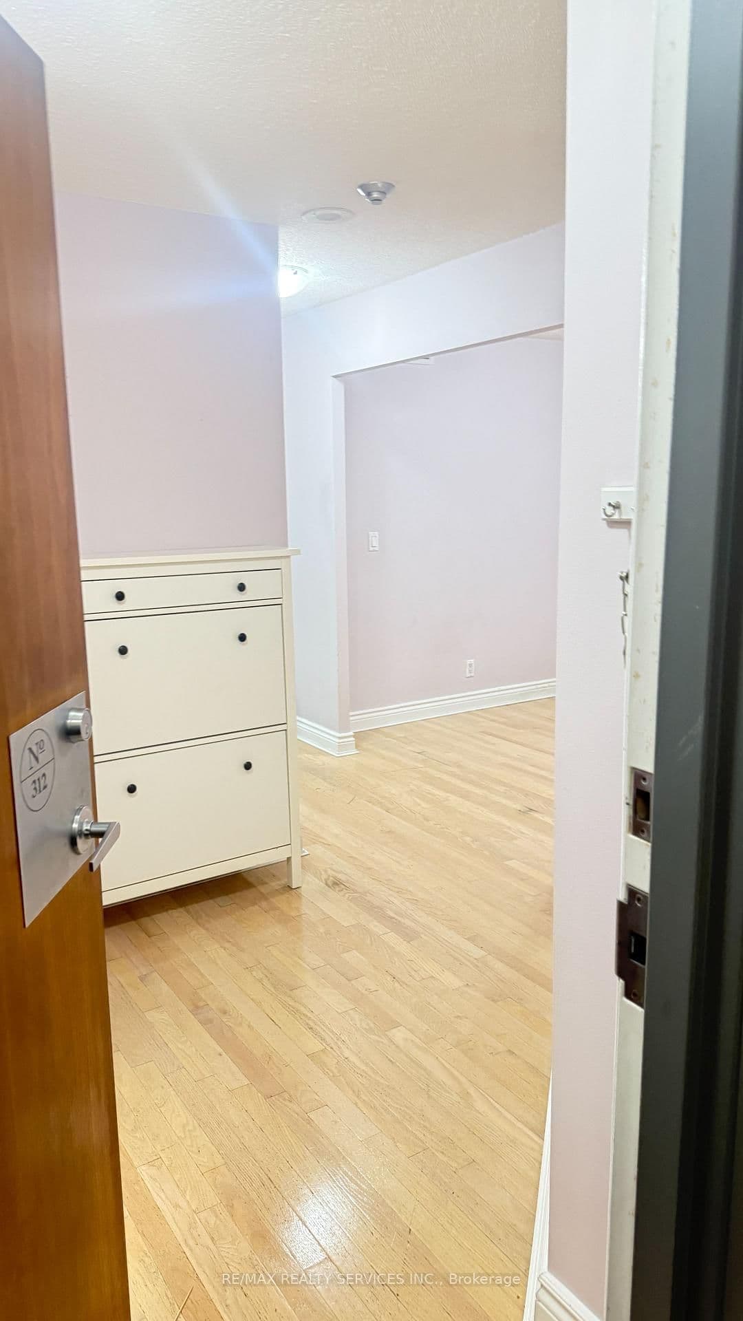 1 Elm Drive, Unit 312 thumbnail 2