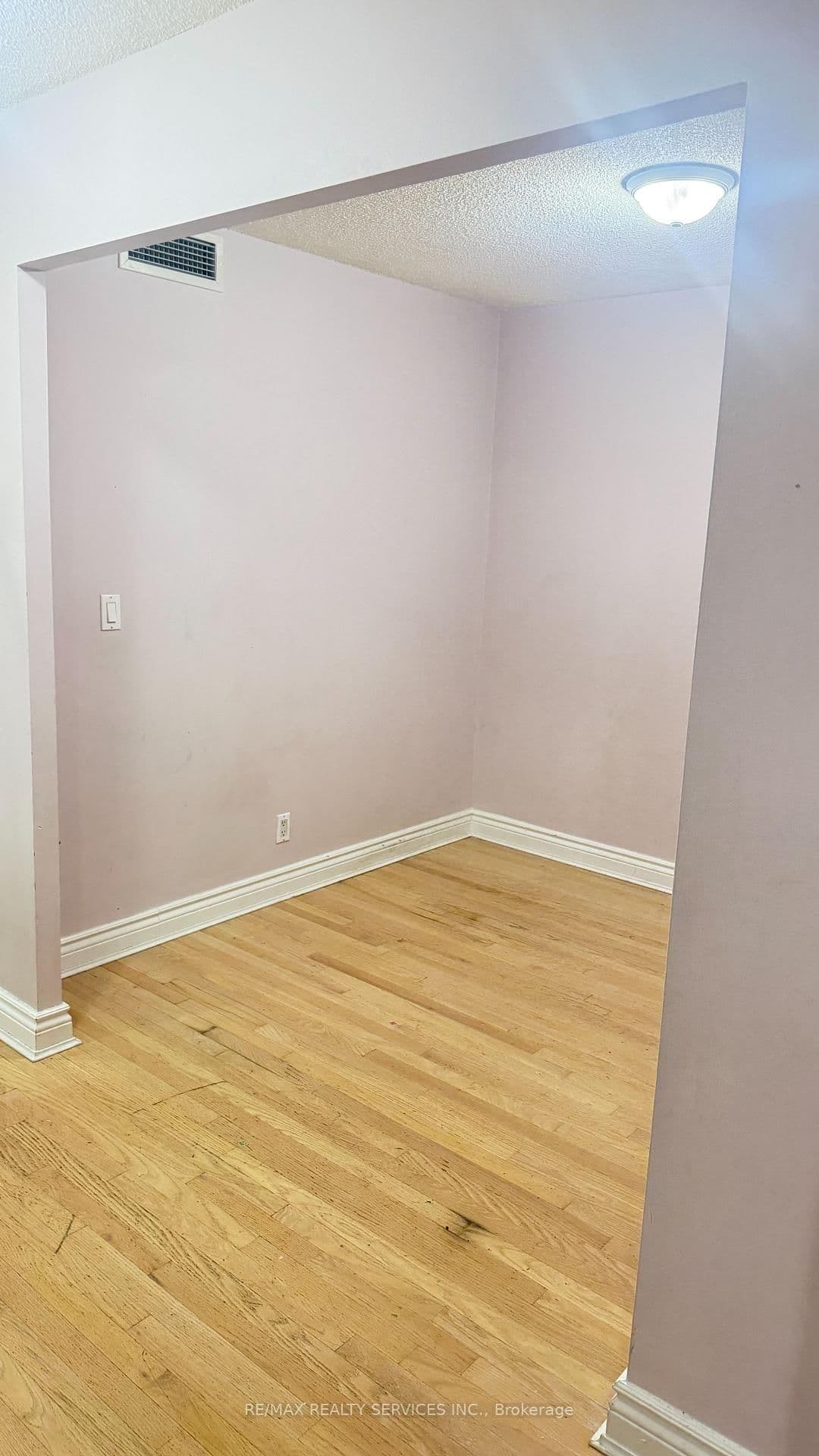 1 Elm Drive, Unit 312 thumbnail 4