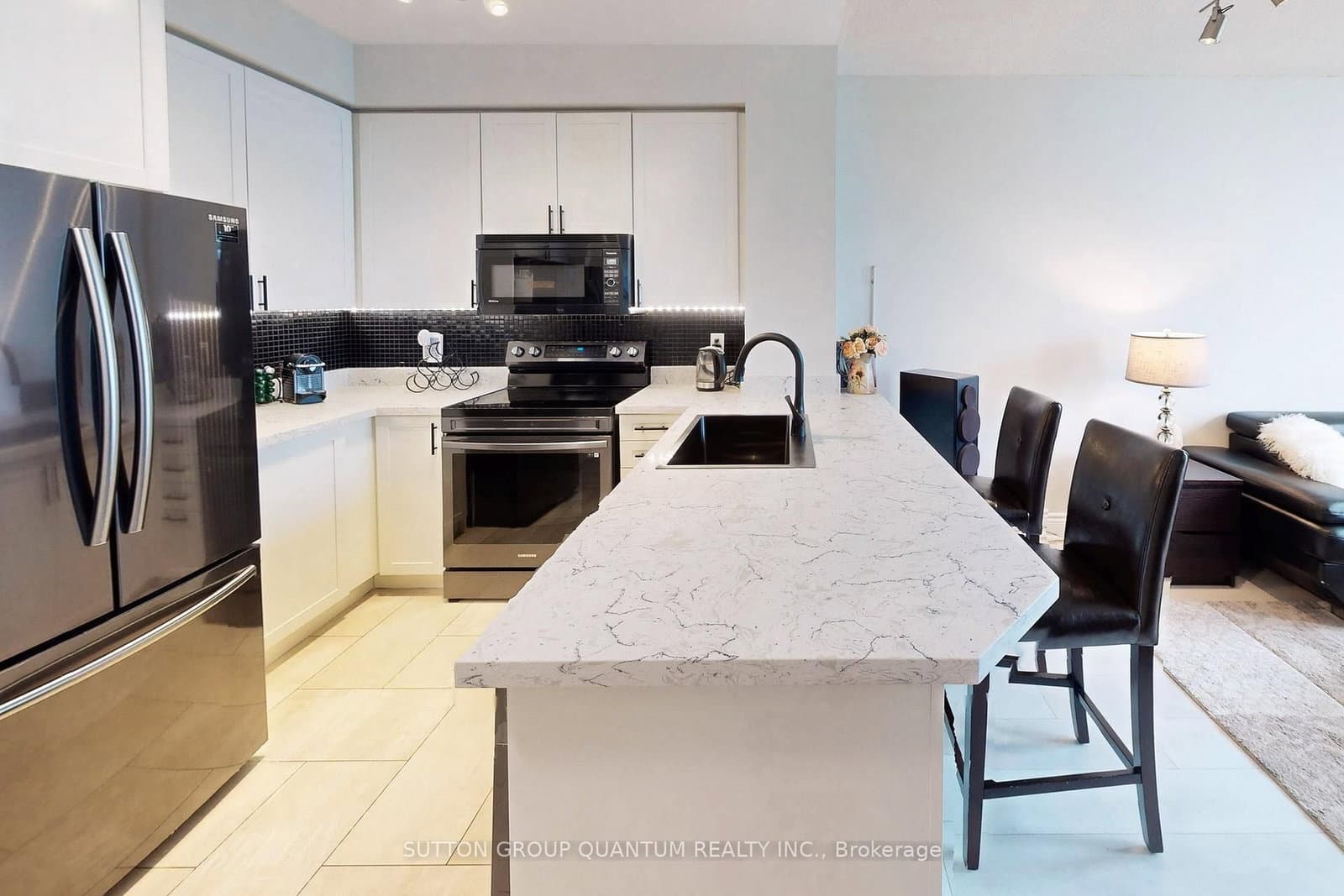 3939 Duke Of York Boulevard, Unit 701 thumbnail 10