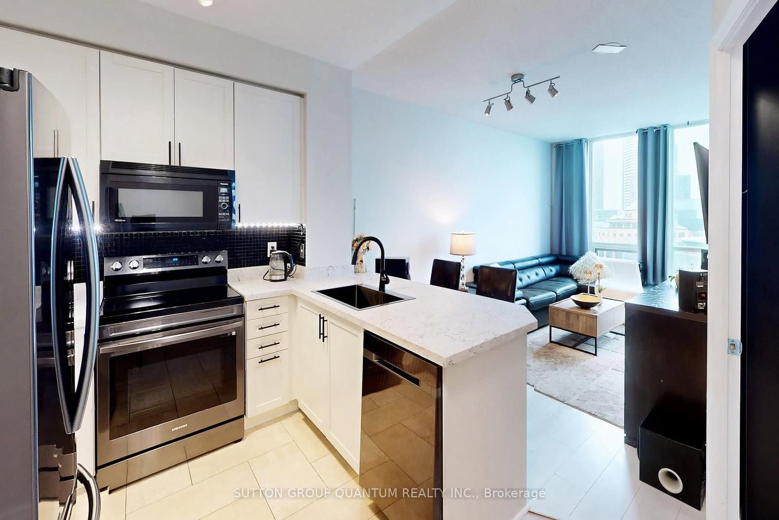 3939 Duke Of York Boulevard, Unit 701 thumbnail 11