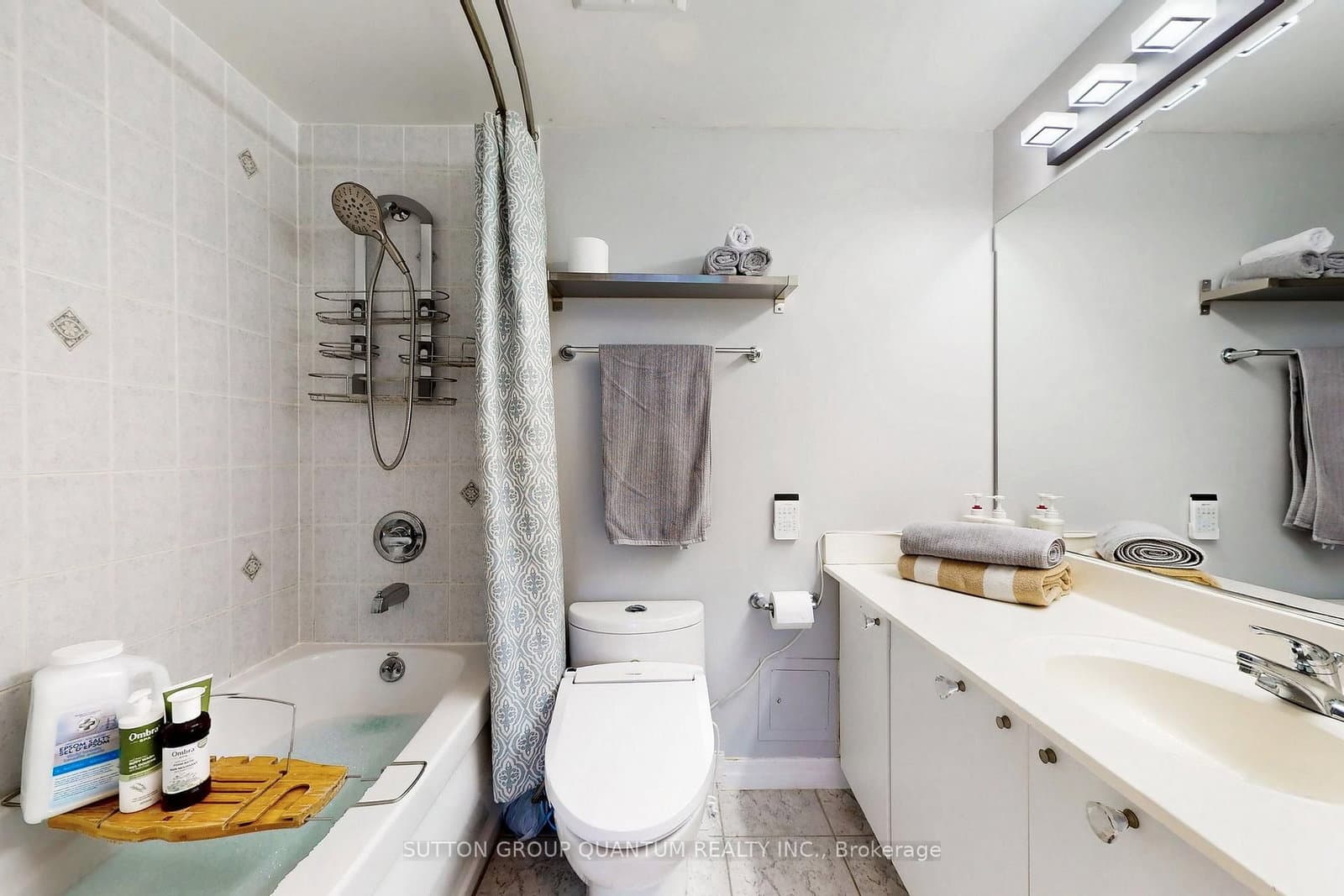 3939 Duke Of York Boulevard, Unit 701 thumbnail 19