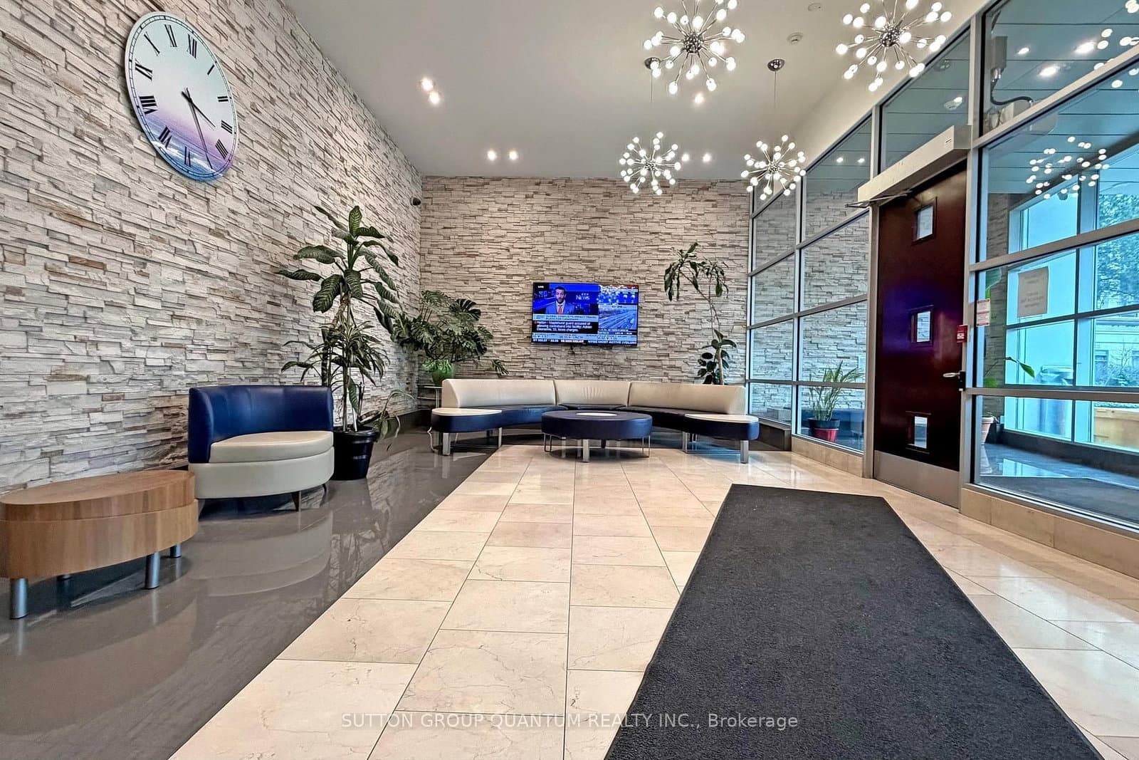 3939 Duke Of York Boulevard, Unit 701 thumbnail 2