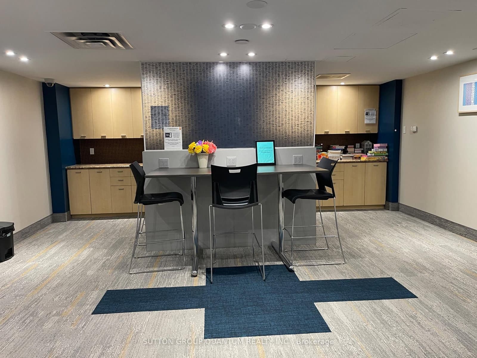 3939 Duke Of York Boulevard, Unit 701 thumbnail 32