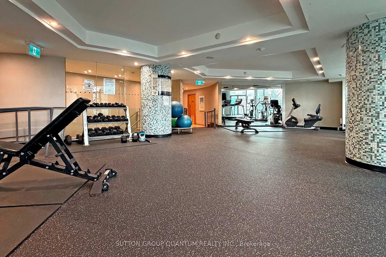 3939 Duke Of York Boulevard, Unit 701 thumbnail 33