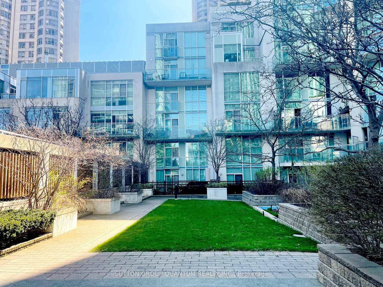 3939 Duke Of York Boulevard, Unit 701 thumbnail 39