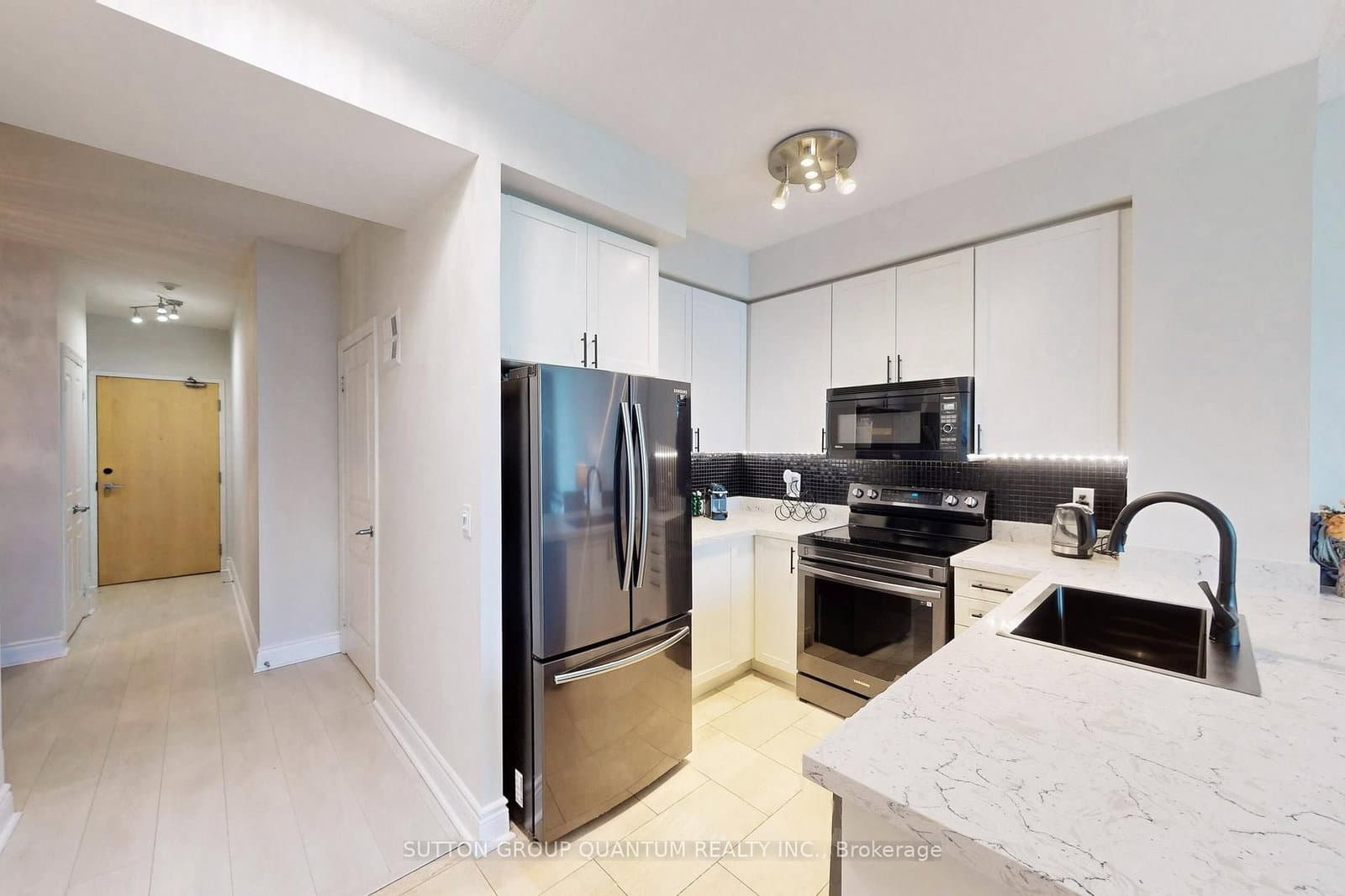 3939 Duke Of York Boulevard, Unit 701 thumbnail 9