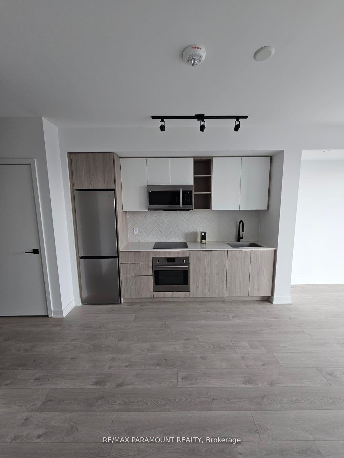 36 Zorra Street, Unit 3206 thumbnail 2