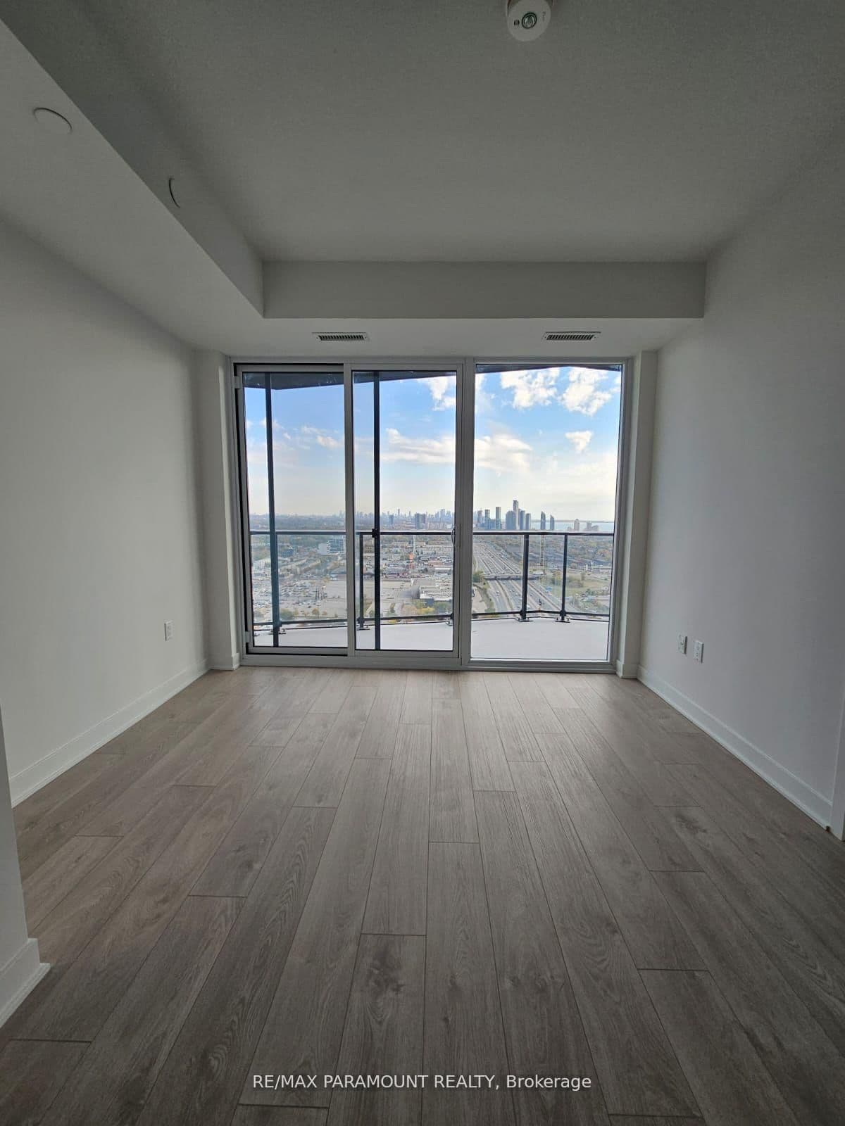 36 Zorra Street, Unit 3206 thumbnail 8