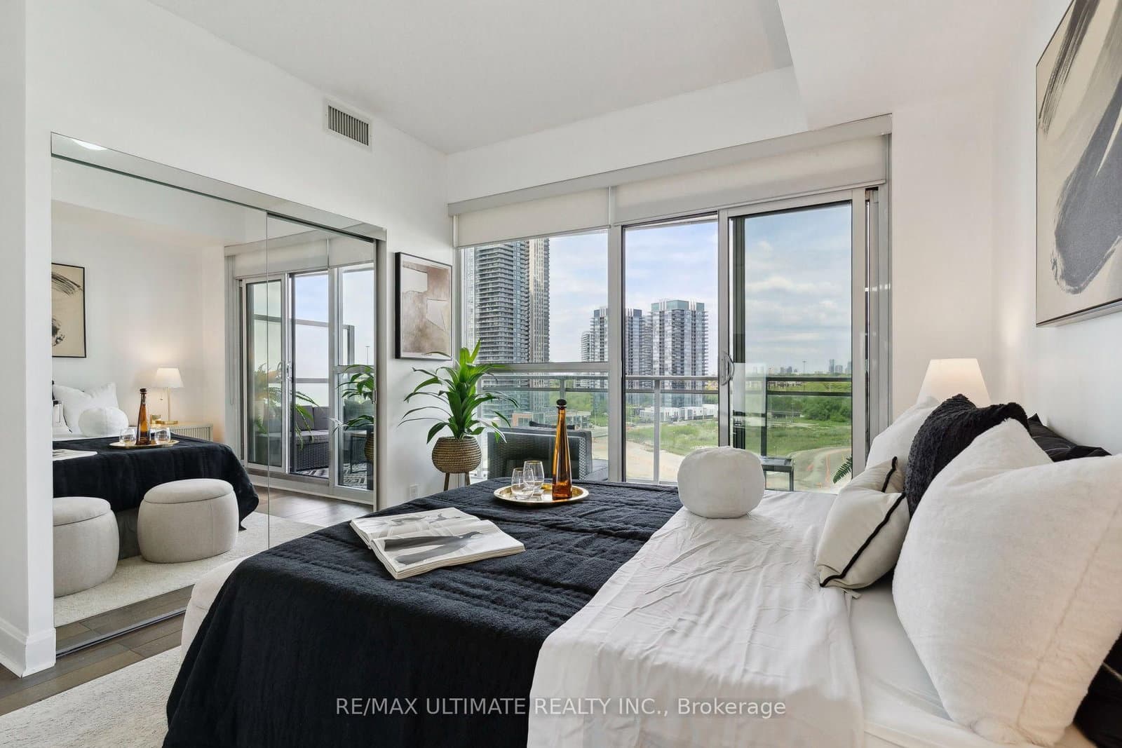 33 Shore Breeze Drive, Unit 1003 thumbnail 12