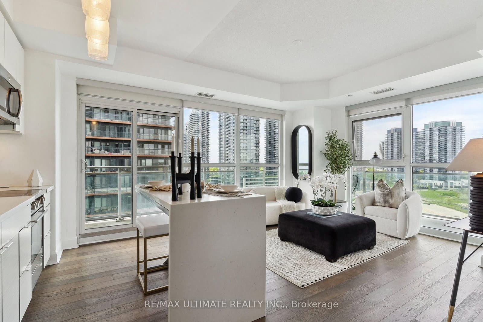 33 Shore Breeze Drive, Unit 1003 thumbnail 4