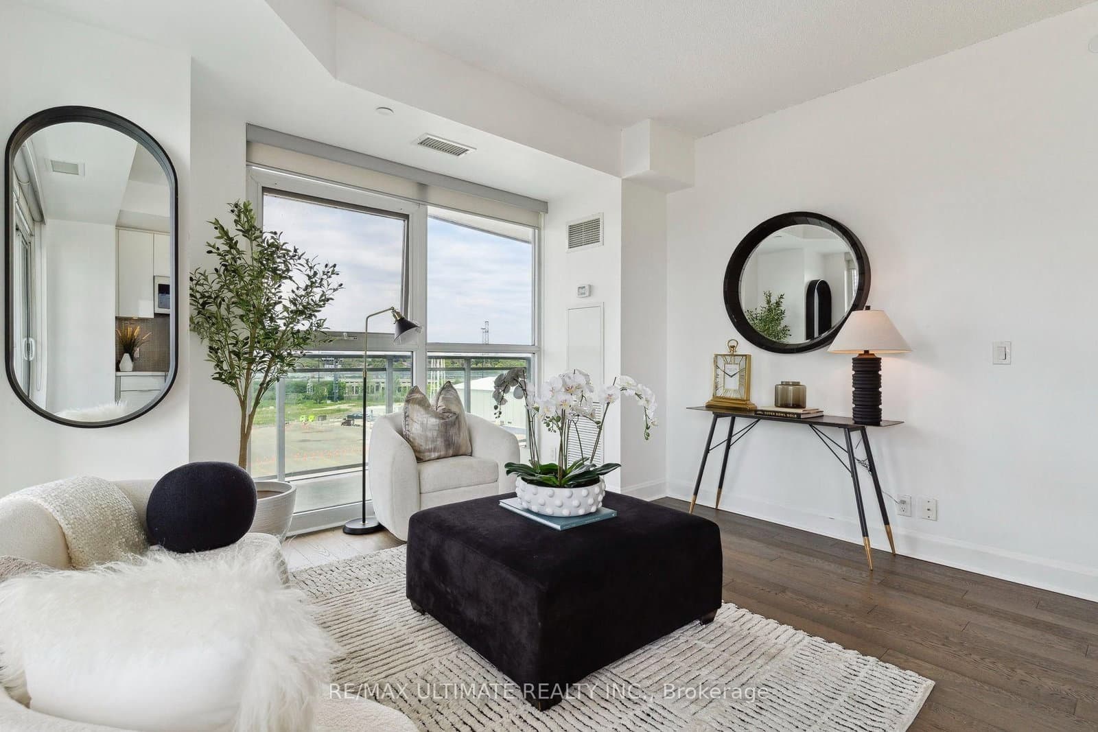 33 Shore Breeze Drive, Unit 1003 thumbnail 9