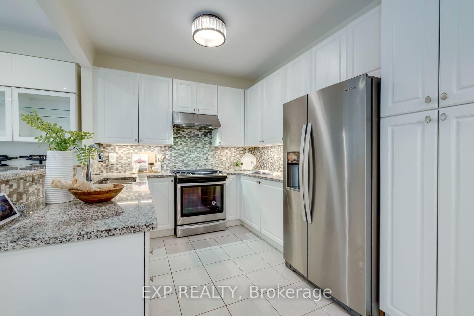 598 Bessborough Drive thumbnail 15
