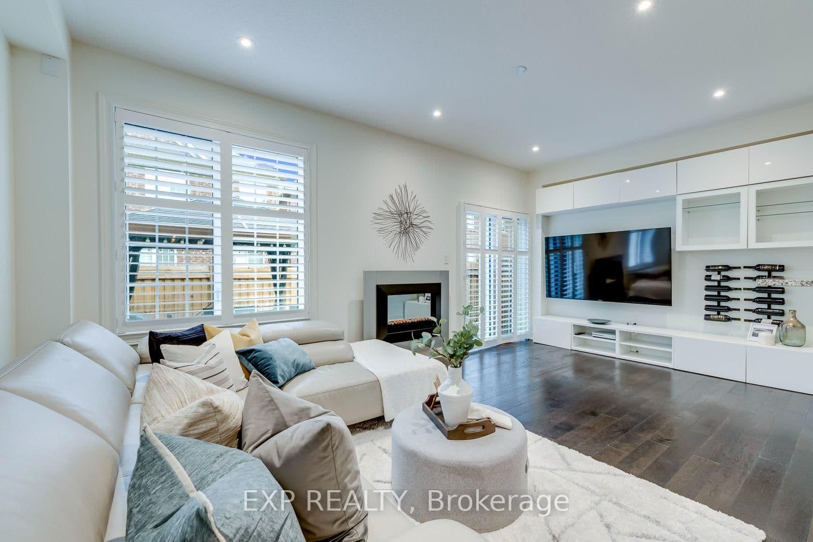 598 Bessborough Drive thumbnail 21