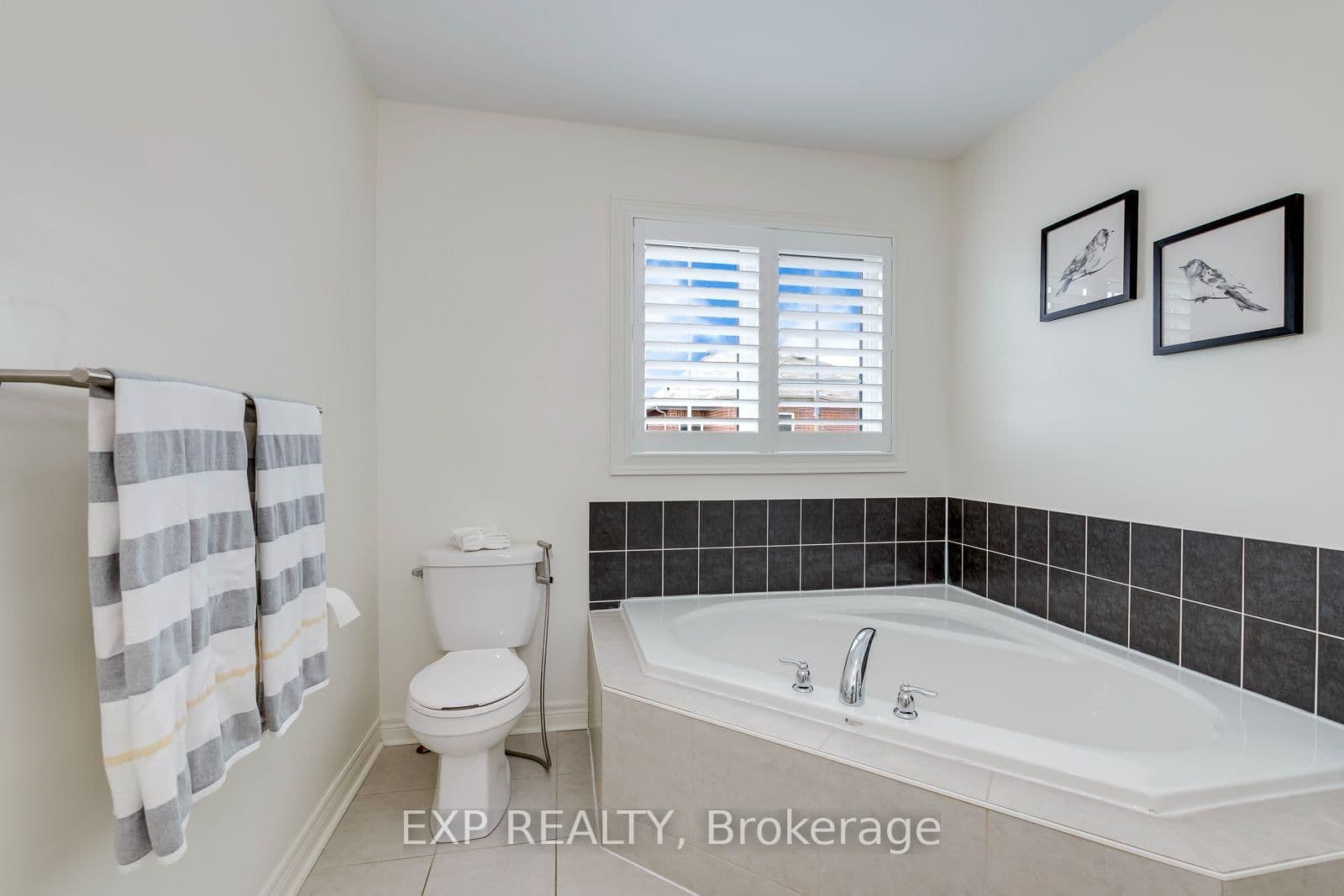 598 Bessborough Drive thumbnail 29