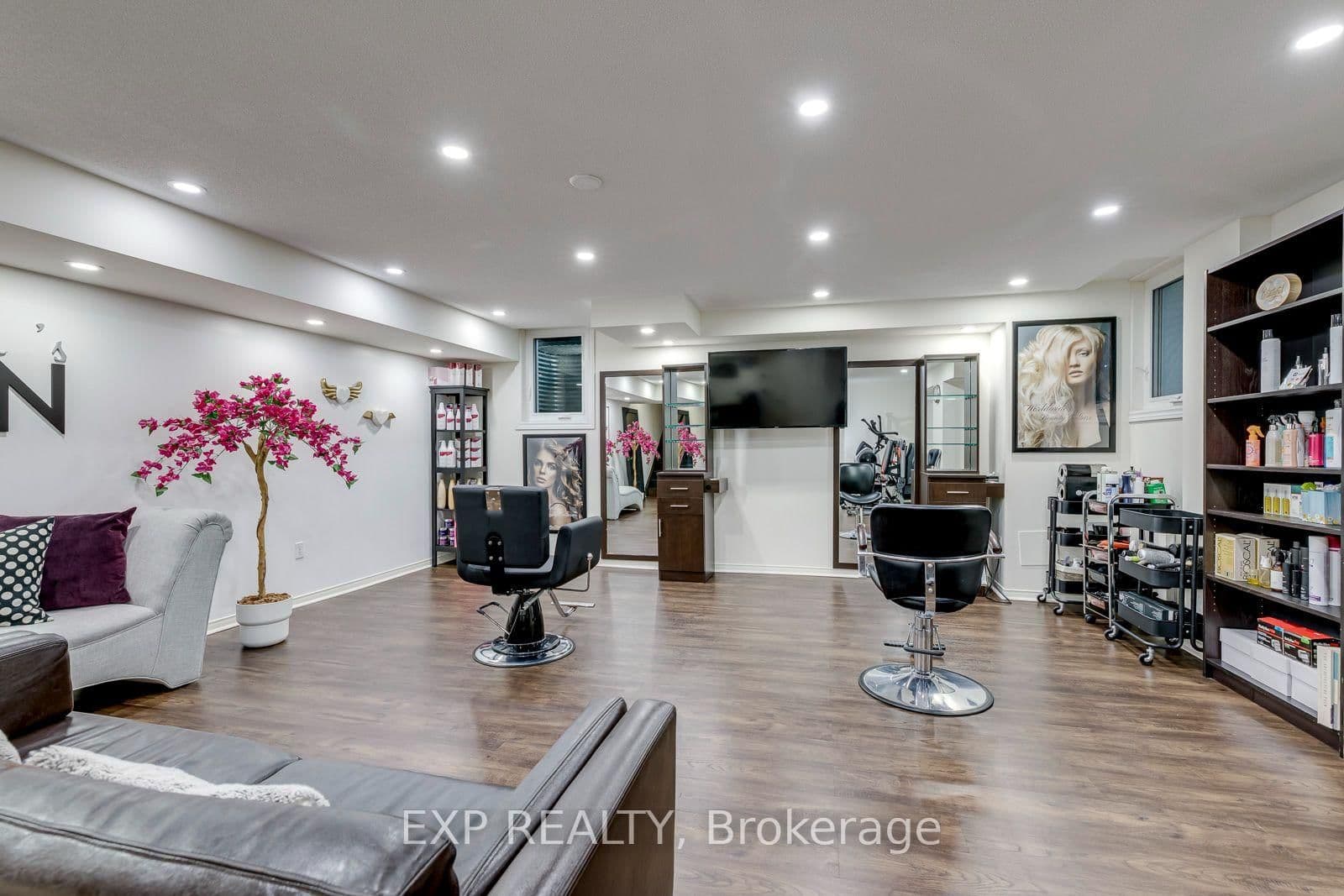 598 Bessborough Drive thumbnail 38
