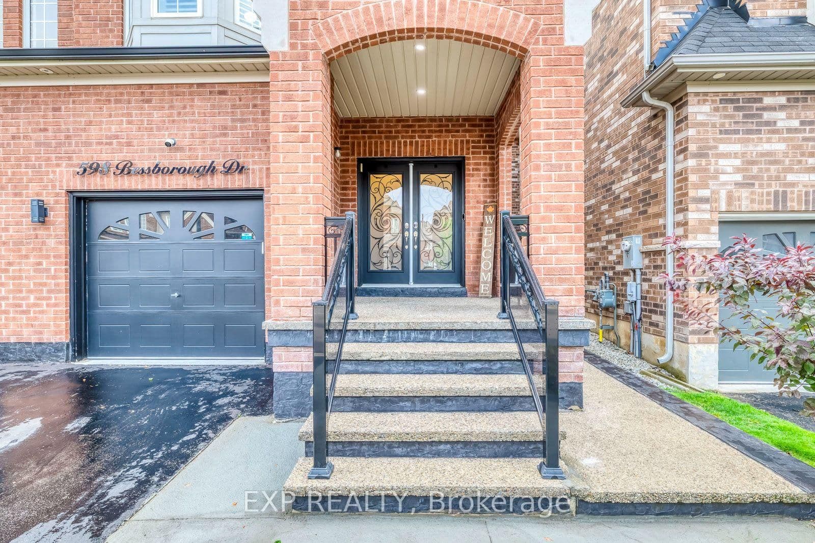598 Bessborough Drive thumbnail 4