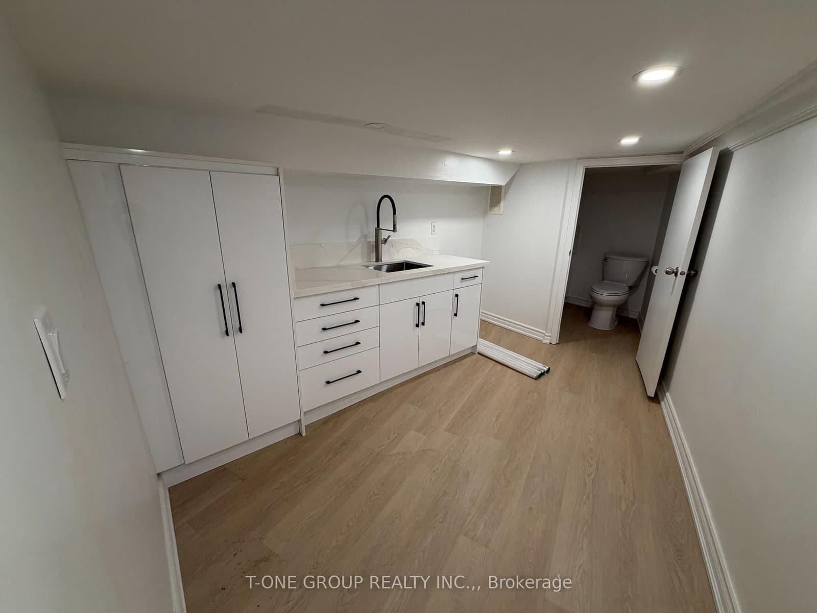3287 Dundas Street W thumbnail 7