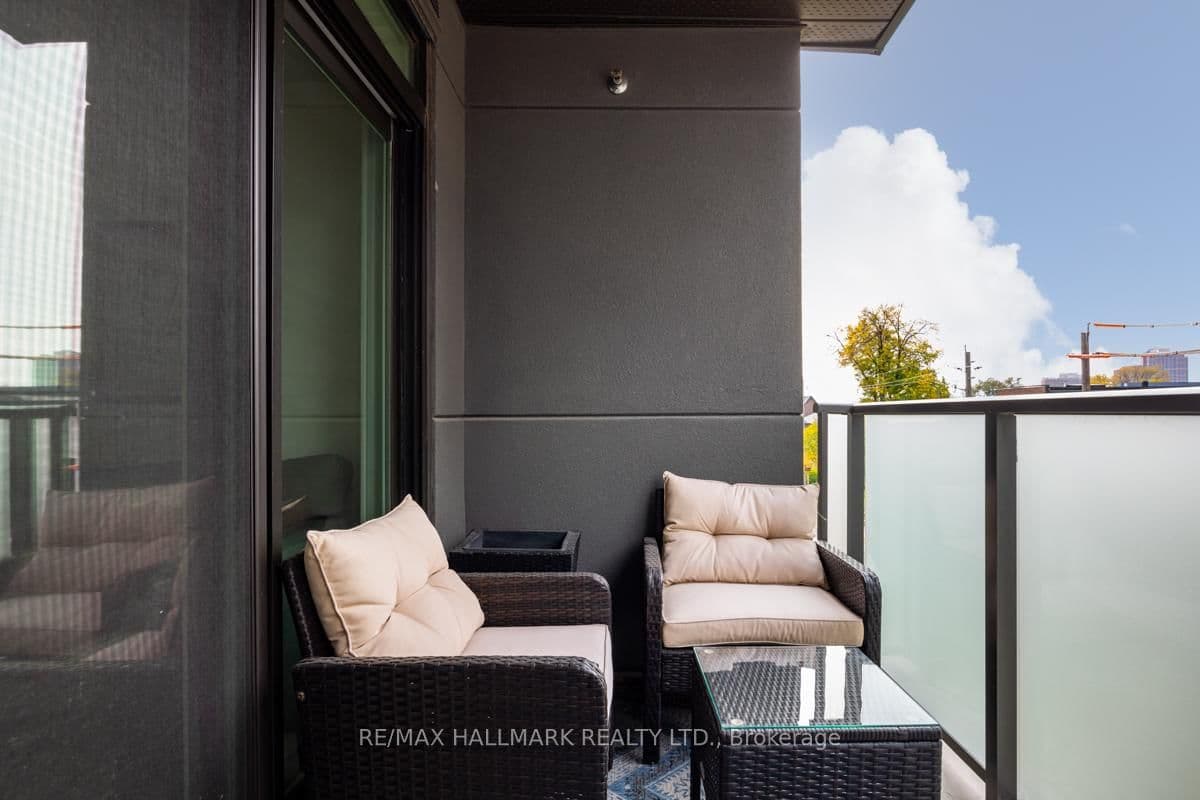 385 Osler Street, Unit 306 thumbnail 16