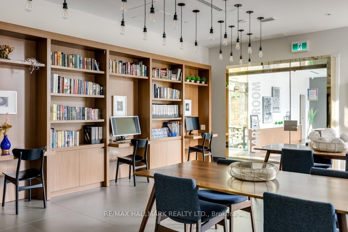 385 Osler Street, Unit 306 thumbnail 24