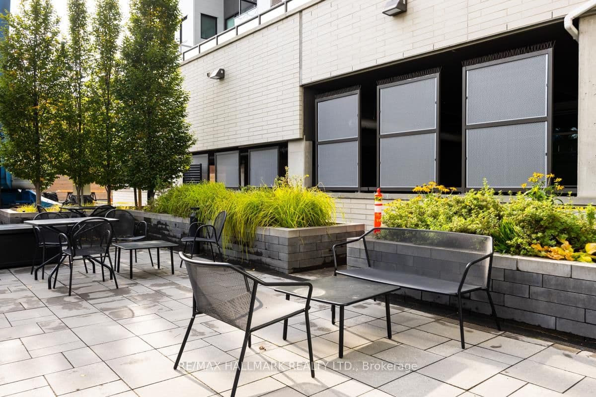 385 Osler Street, Unit 306 thumbnail 27