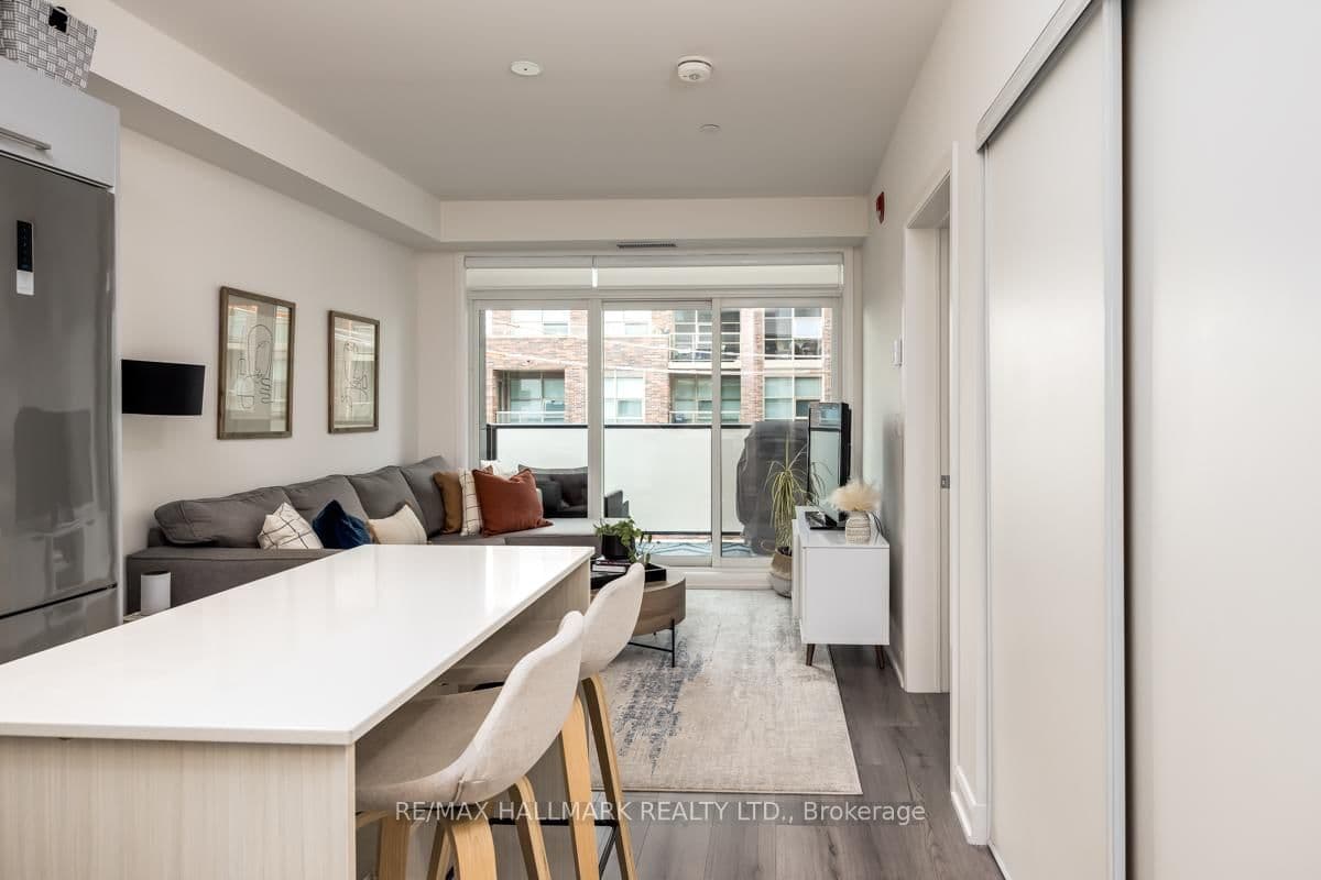 385 Osler Street, Unit 306 thumbnail 4
