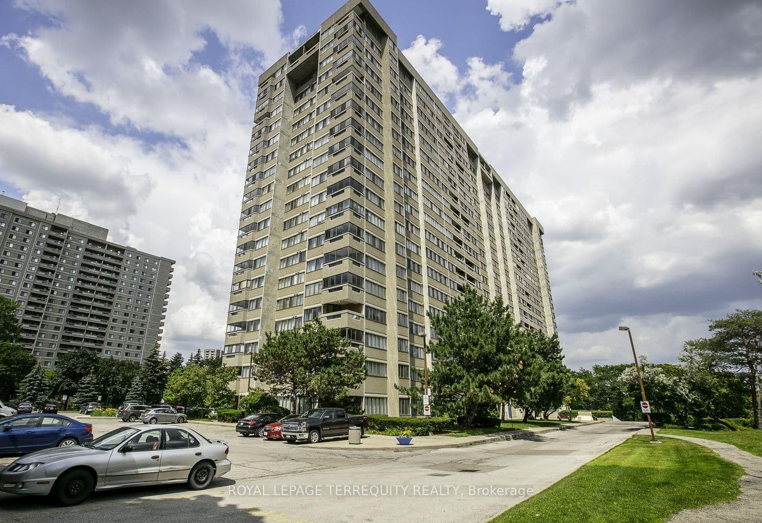 50 Elm Drive E, Unit 604 - Image 1
