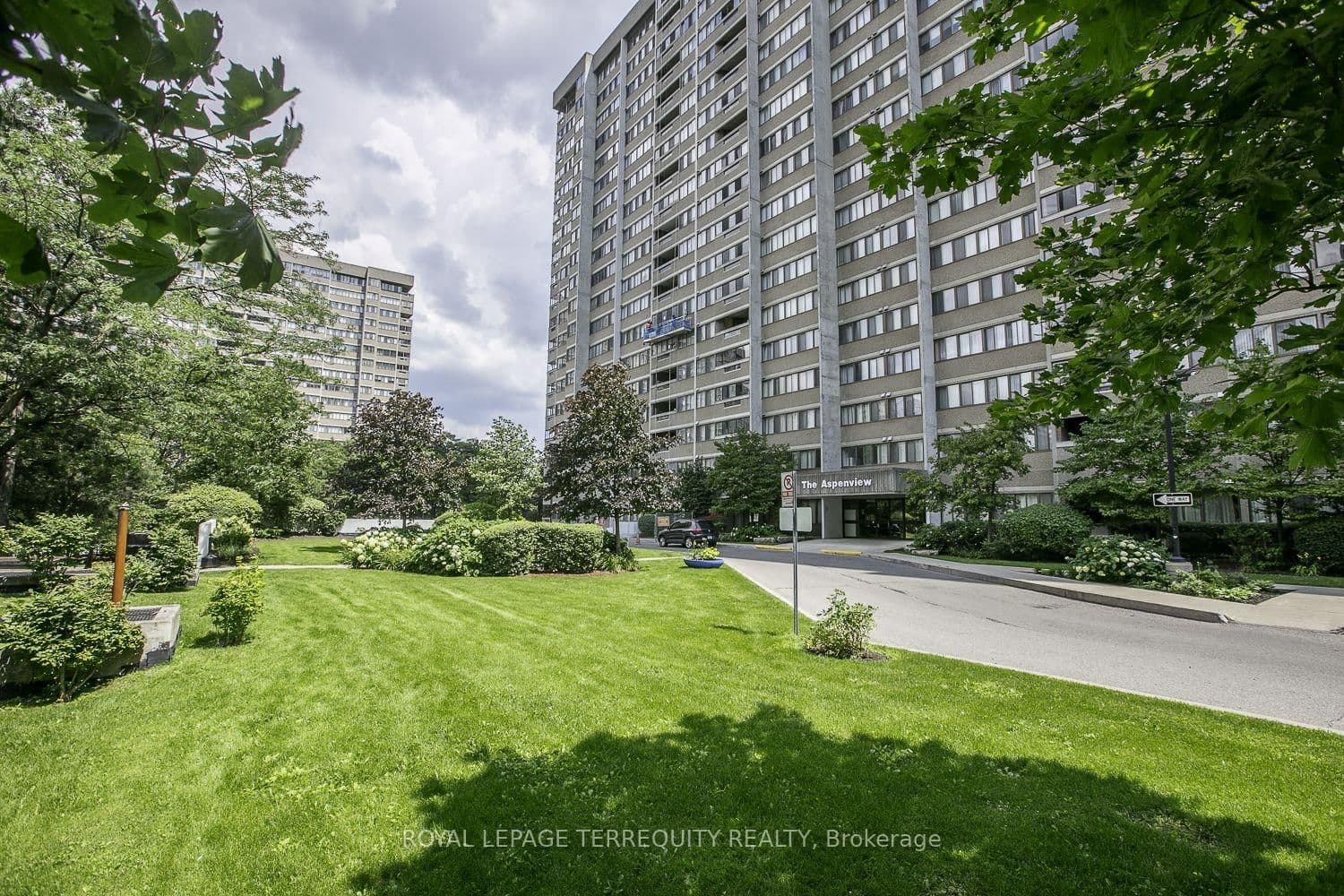 50 Elm Drive E, Unit 604 thumbnail 6