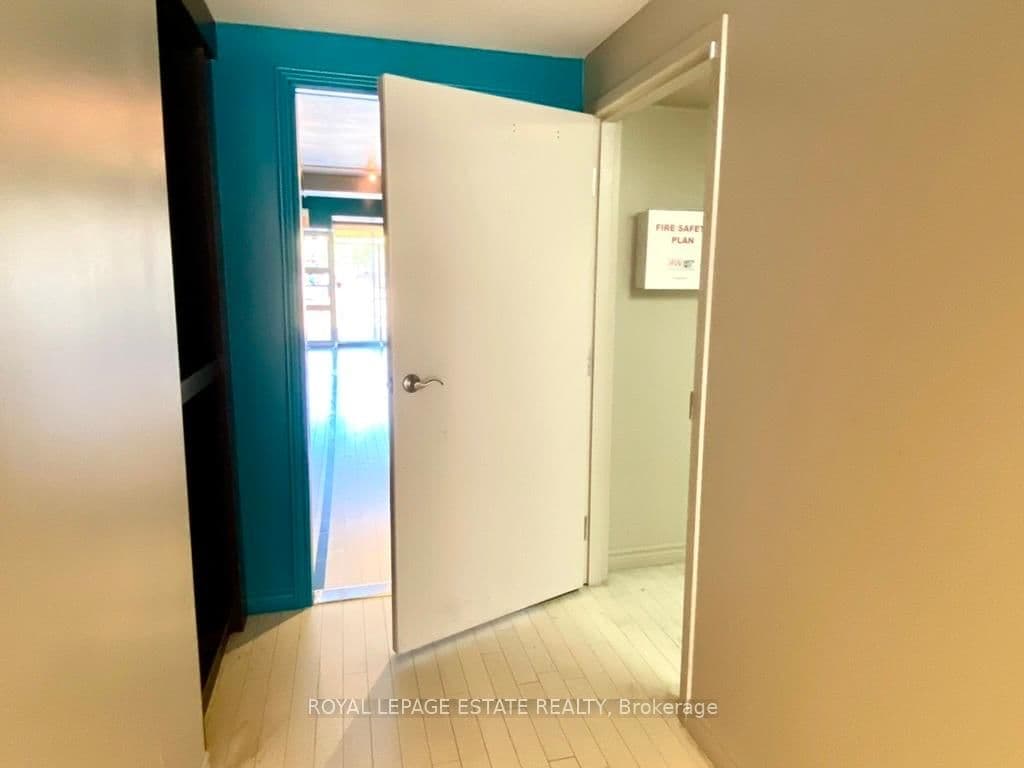 4894-4896 Dundas Street W, Unit 2-3 thumbnail 4