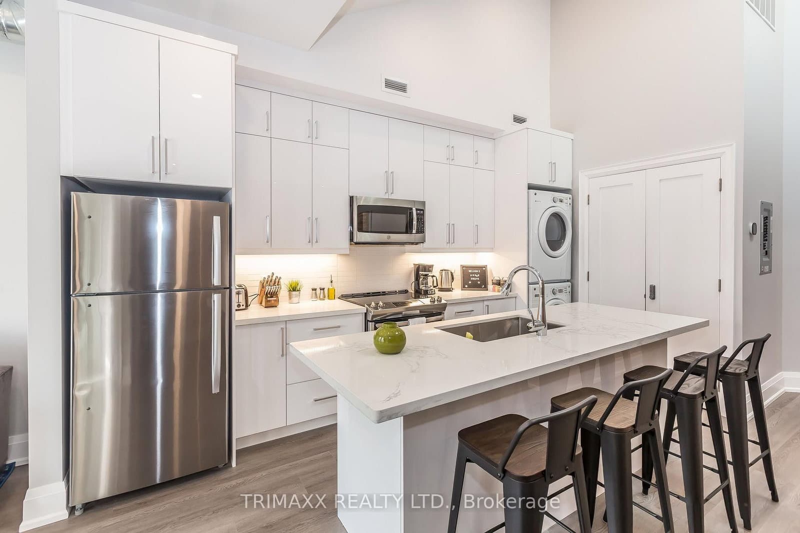 1220 King Street W, Unit #A thumbnail 2