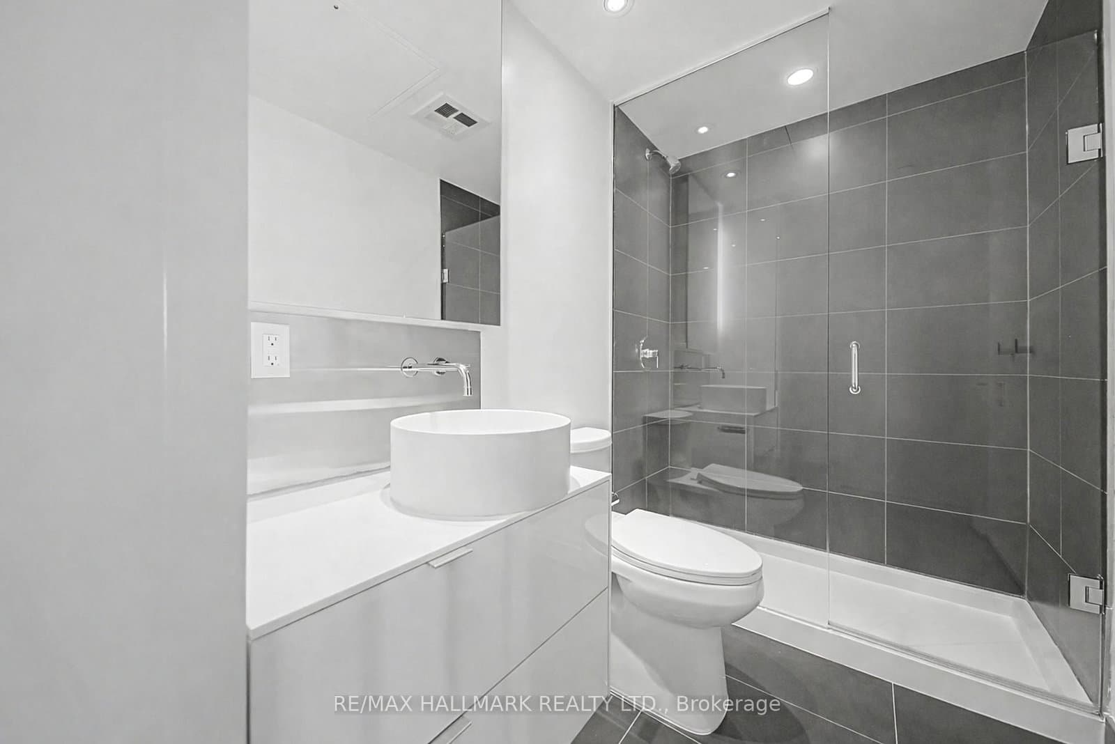 383 Sorauren Avenue, Unit 609 thumbnail 16