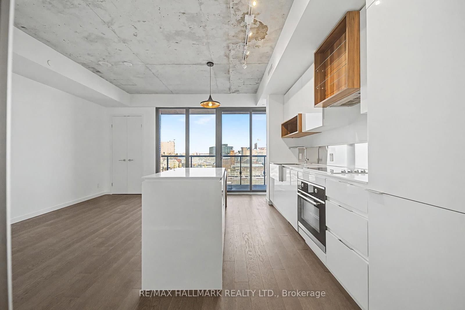 383 Sorauren Avenue, Unit 609 thumbnail 4