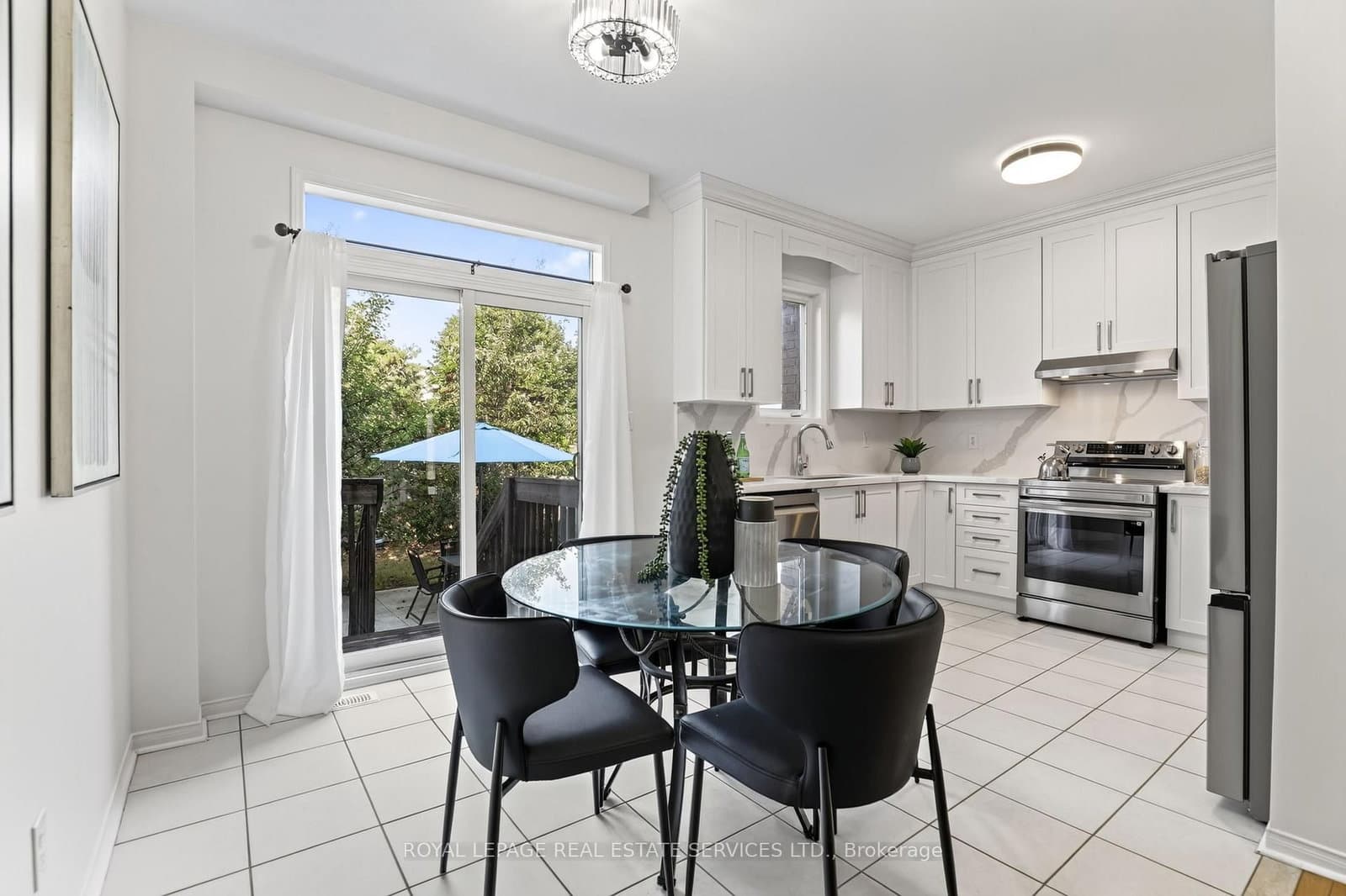 2307 Stone Glen Crescent thumbnail 10