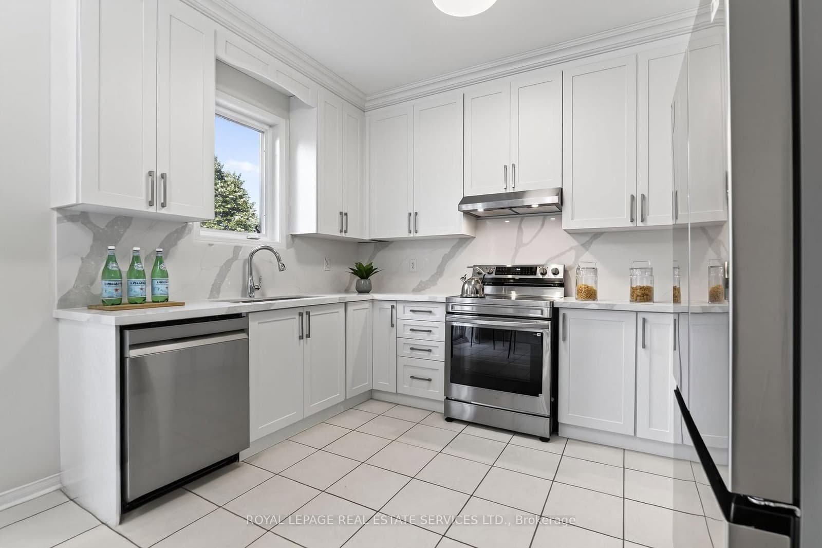 2307 Stone Glen Crescent thumbnail 12