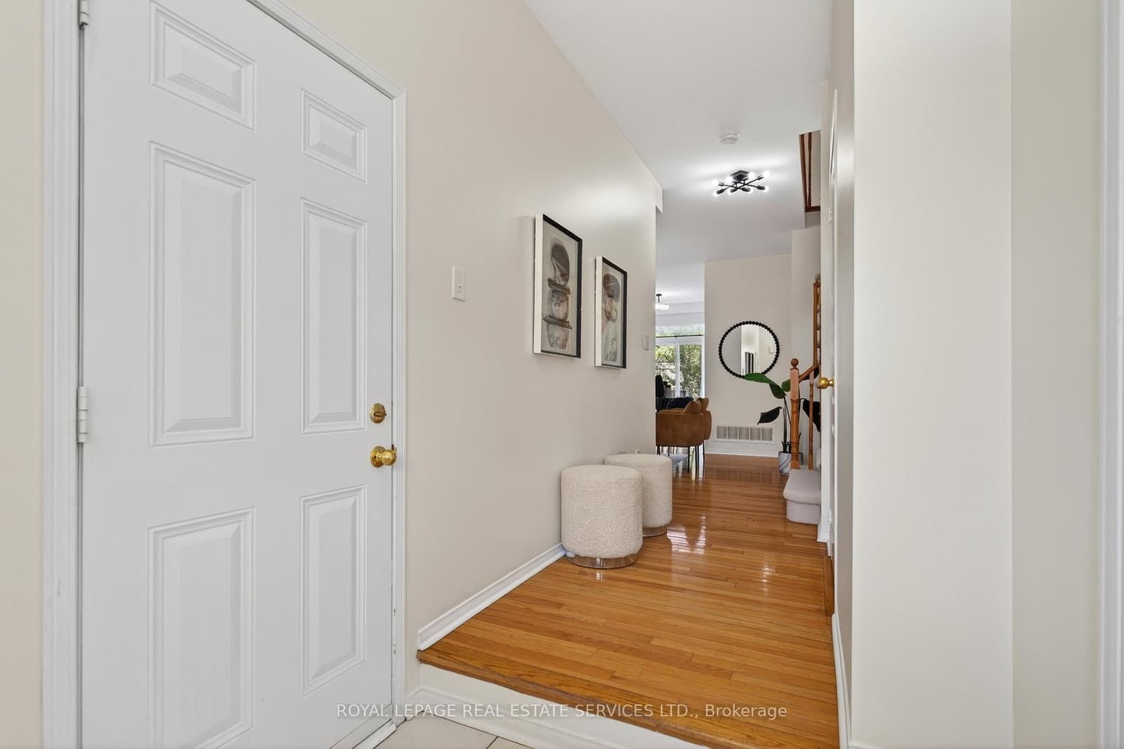 2307 Stone Glen Crescent thumbnail 3
