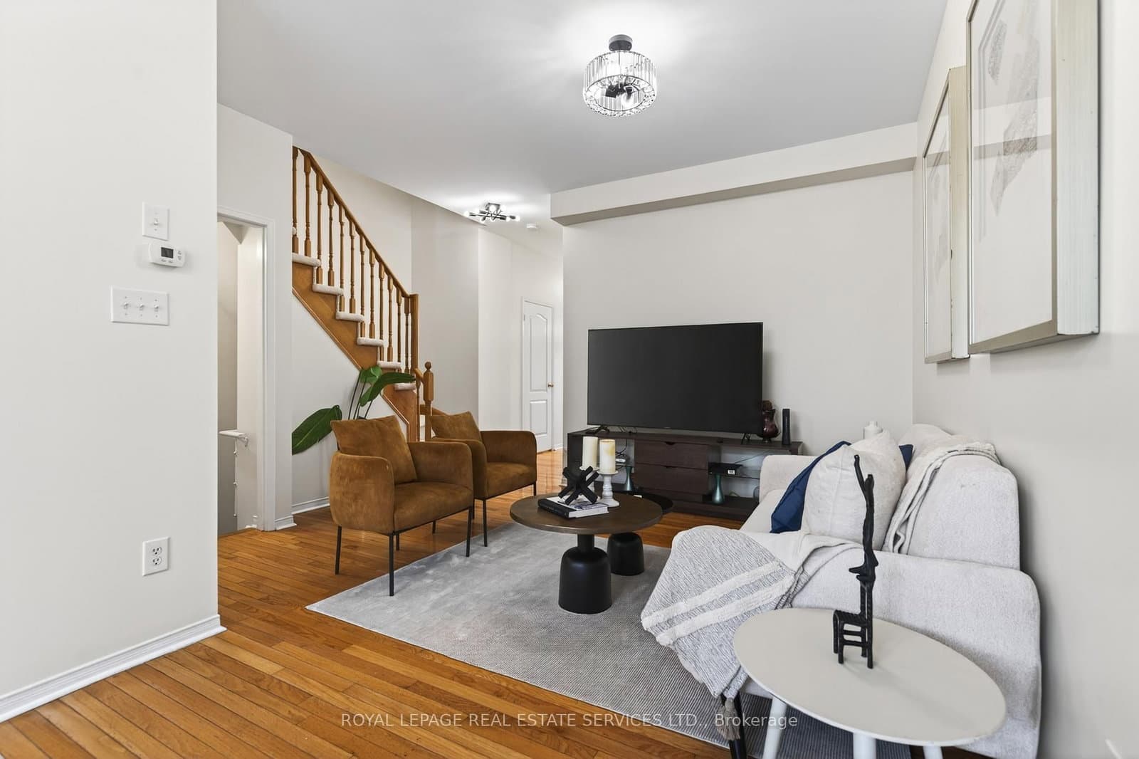 2307 Stone Glen Crescent thumbnail 7