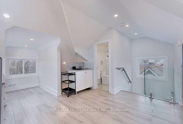 23 Radford Avenue, Unit 3rd Fl thumbnail 5