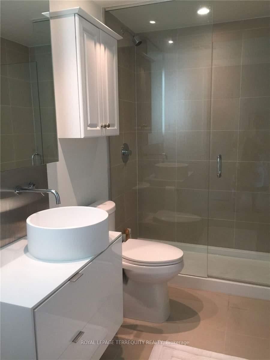 383 Sorauren Avenue, Unit 413 thumbnail 11