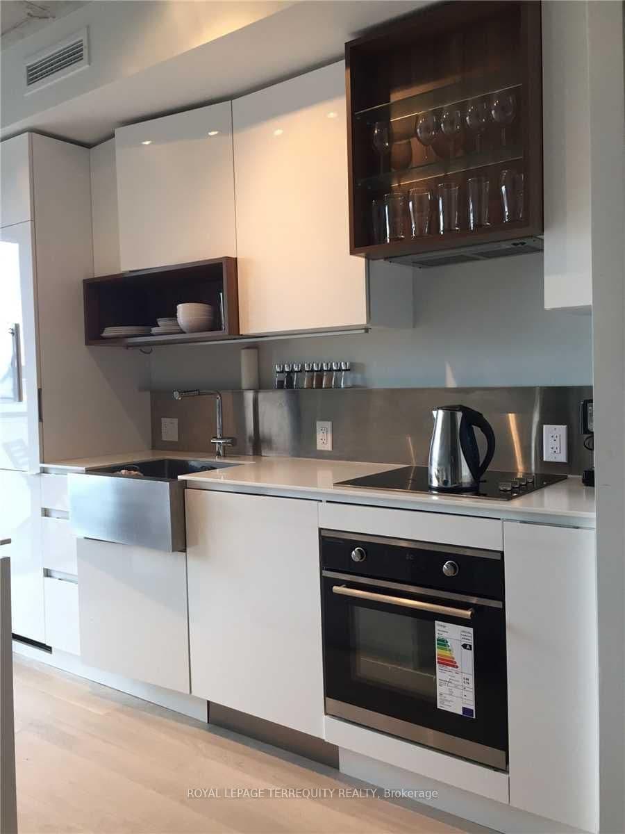 383 Sorauren Avenue, Unit 413 thumbnail 12